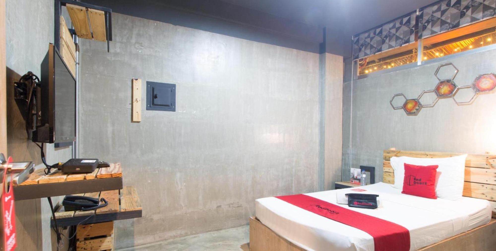 Reddoorz Plus @ Taft North Mandurriao Iloilo Esterno foto