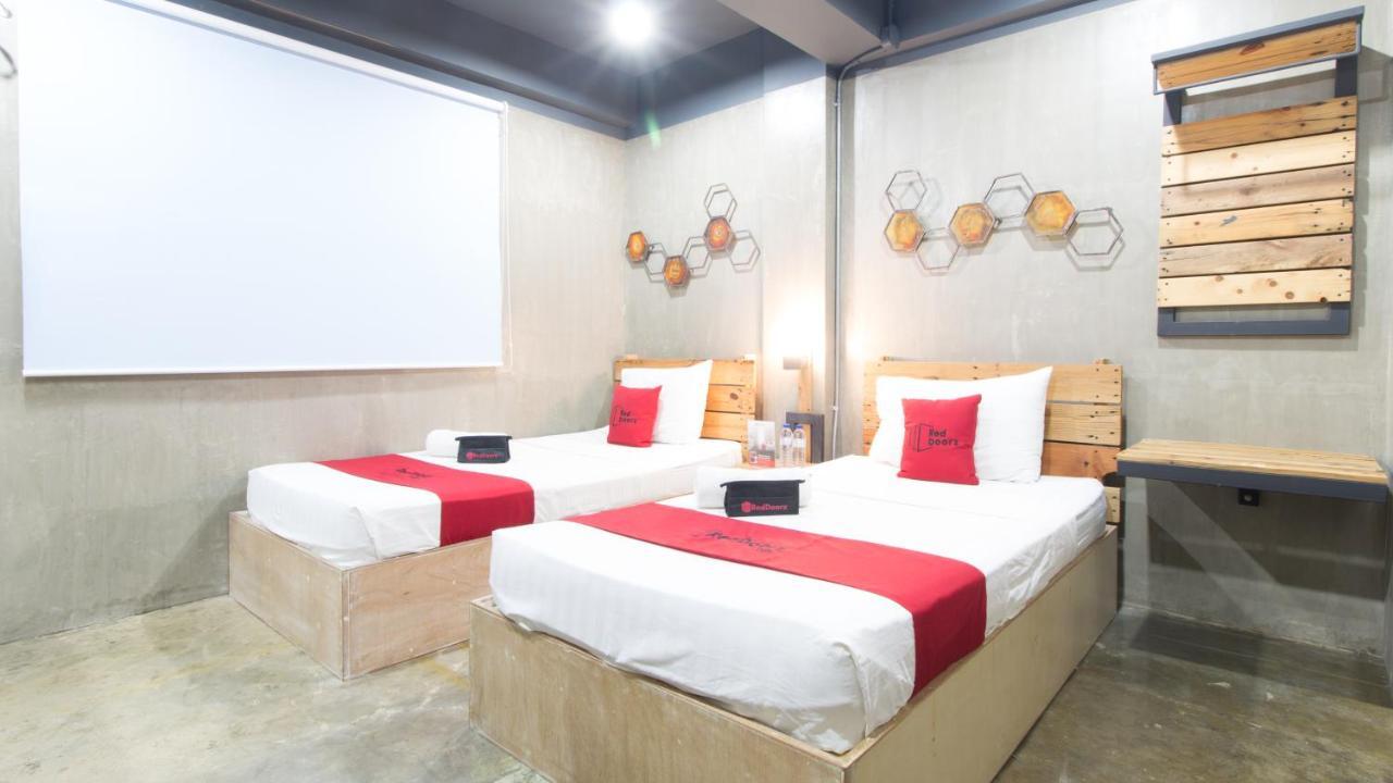 Reddoorz Plus @ Taft North Mandurriao Iloilo Esterno foto