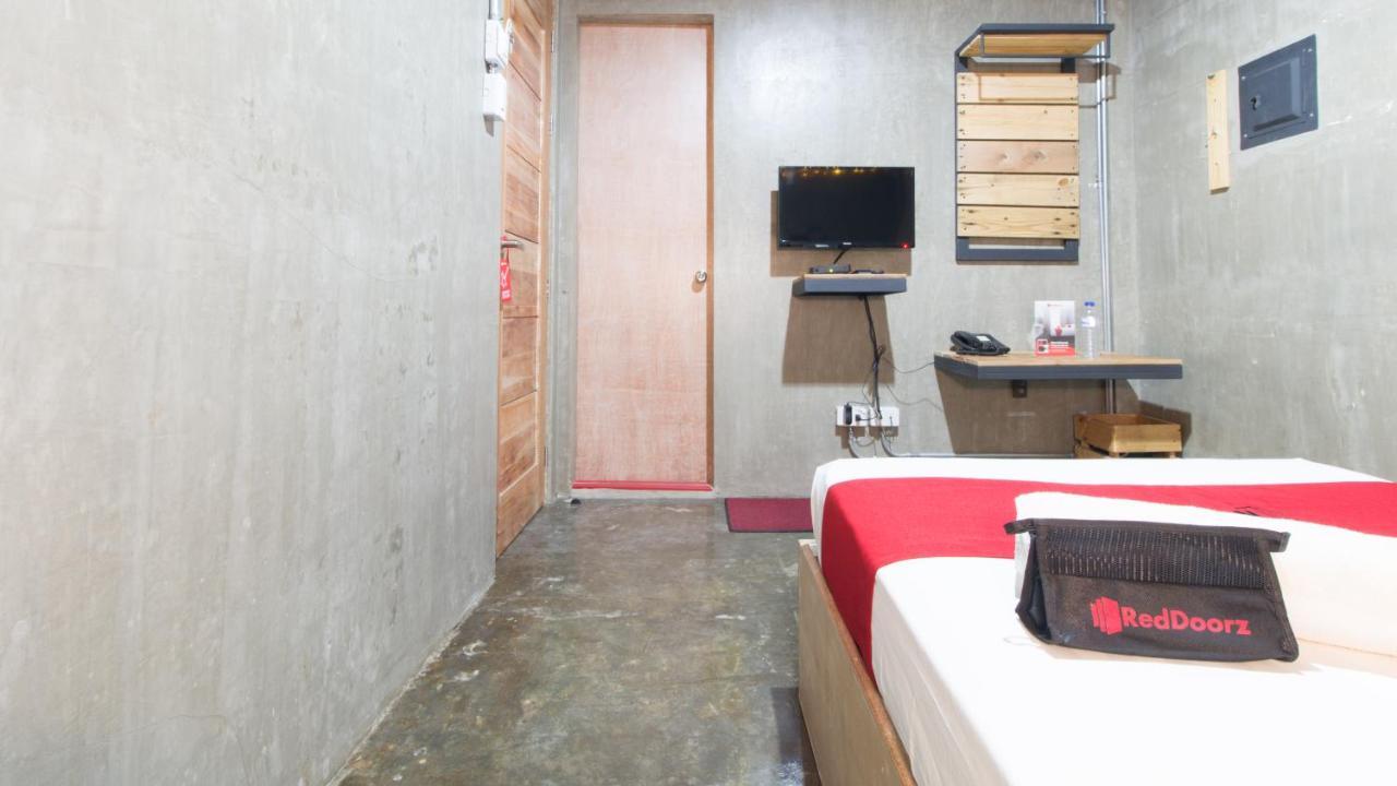 Reddoorz Plus @ Taft North Mandurriao Iloilo Esterno foto