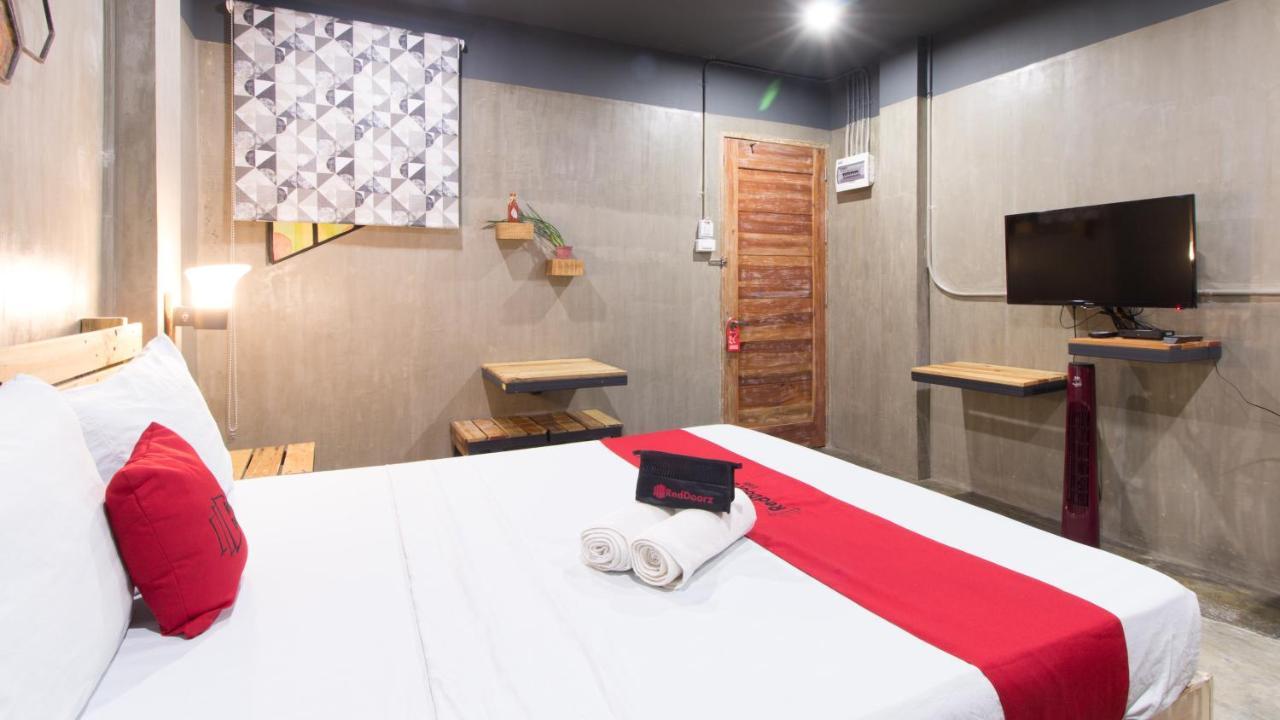 Reddoorz Plus @ Taft North Mandurriao Iloilo Esterno foto
